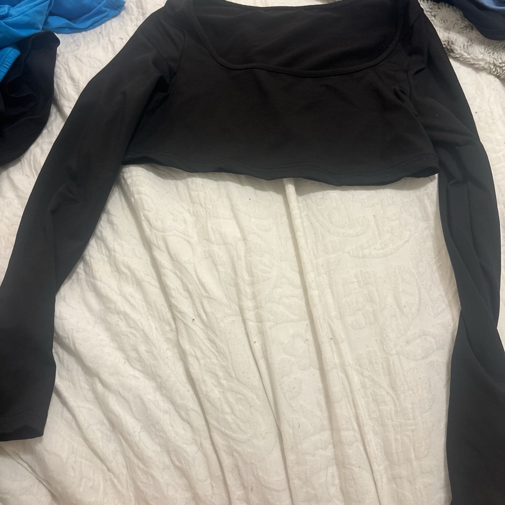 SHEIN Black Long Sleeve Crop Top